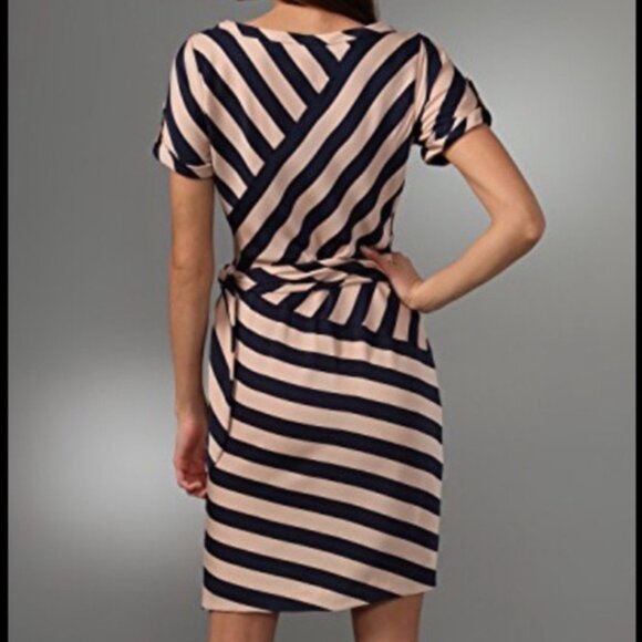 Size 2 100% Silk Diane Von Furstenburg Striped Leron Dress Short sleeves - Picture 3 of 13